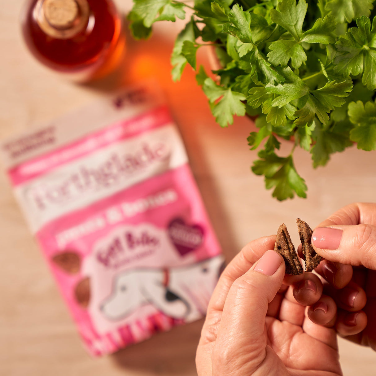 Forthglade Soft Bites Grain Free Joints & Bones Salmon Treats - 8 x 90g, Forthglade,