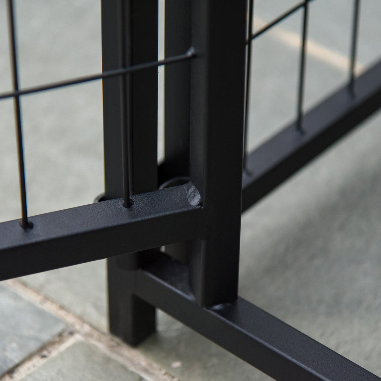 Outdoor Metal Dog Kennel Run, with UV-Resistant Canopy | Two Sizes, PawHut, 138H x 120L x 120W cm