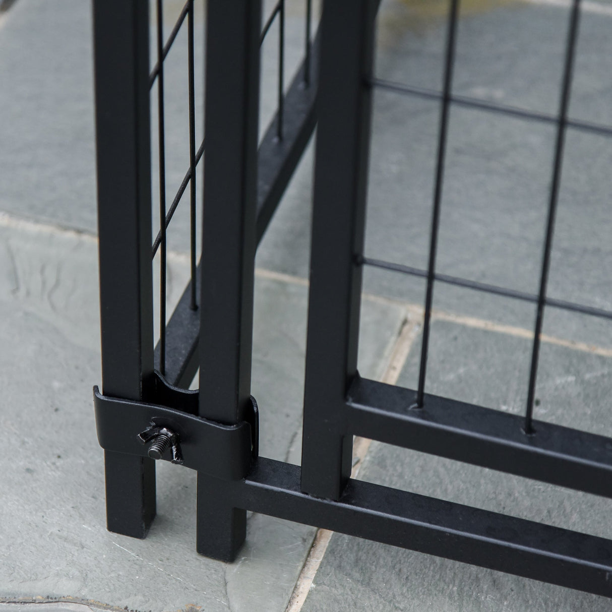 Outdoor Metal Dog Kennel Run, with UV-Resistant Canopy | Two Sizes, PawHut, 183H x 183L x 121W cm