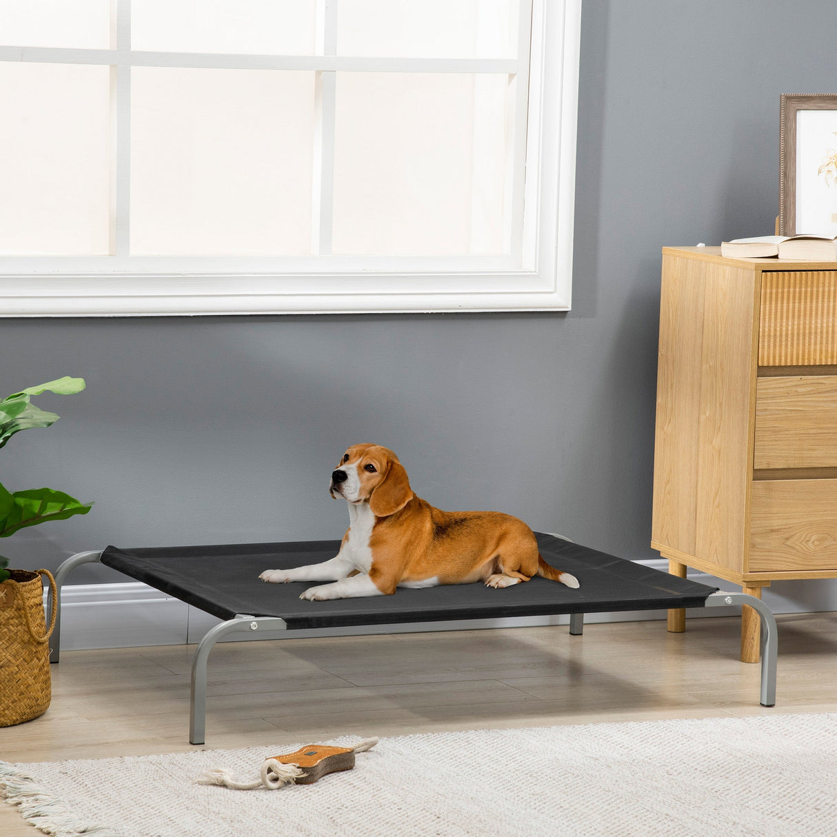 Elevated Pet Bed Cooling for Large Medium Sized Dogs with Non-slip Pads Breathable Mesh Fabric, 110 x 75 x 20 cm, PawHut,